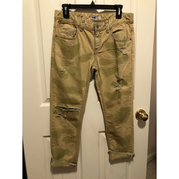 boyfriend jeans camouflage